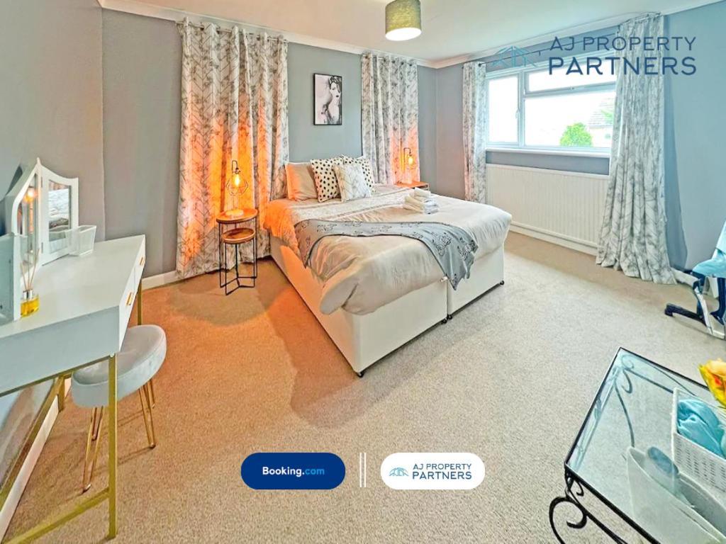 Premium Deal L Hill View Home L Last-Minute Offer L Cheltenham L Aj Properties L Perfect For Short Or Long Stays L 4Beds 4Bedrooms Eksteriør billede