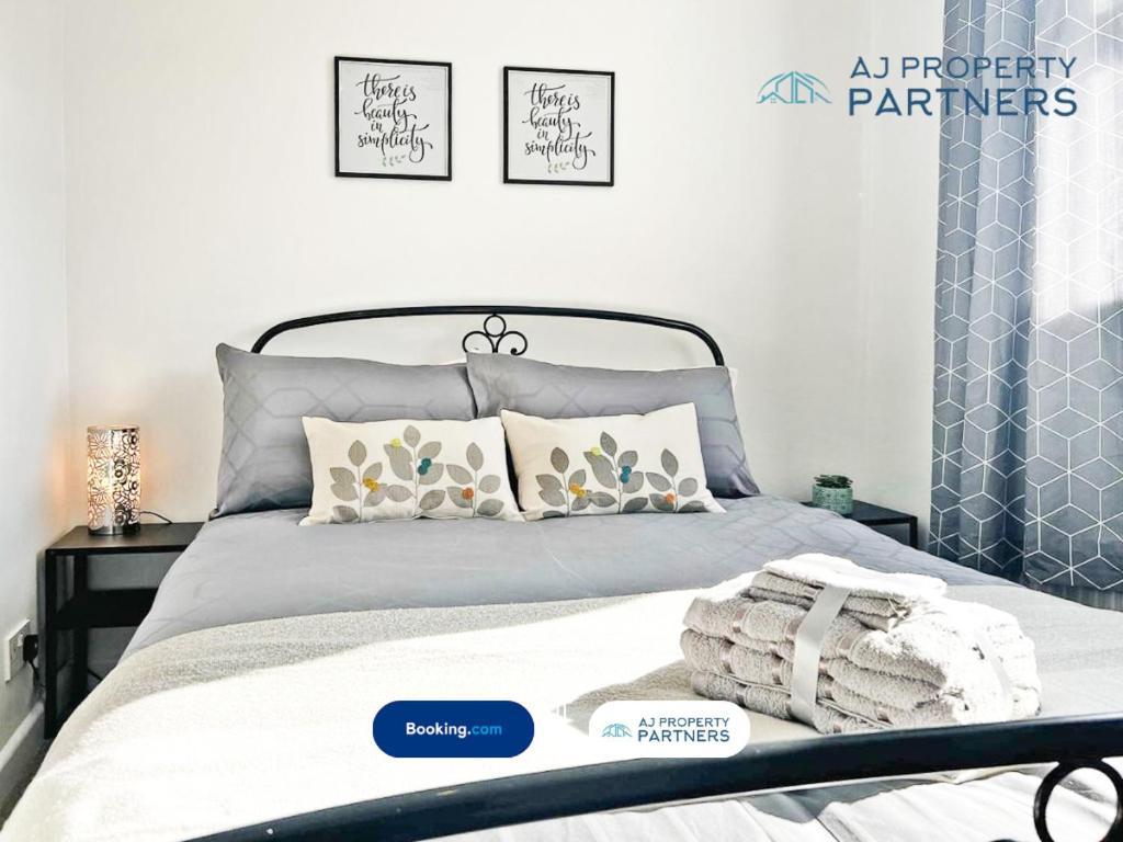 Premium Deal L Hill View Home L Last-Minute Offer L Cheltenham L Aj Properties L Perfect For Short Or Long Stays L 4Beds 4Bedrooms Eksteriør billede
