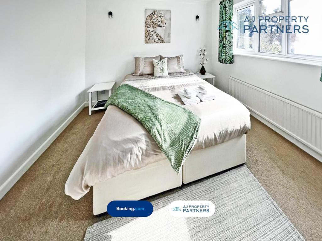 Premium Deal L Hill View Home L Last-Minute Offer L Cheltenham L Aj Properties L Perfect For Short Or Long Stays L 4Beds 4Bedrooms Eksteriør billede