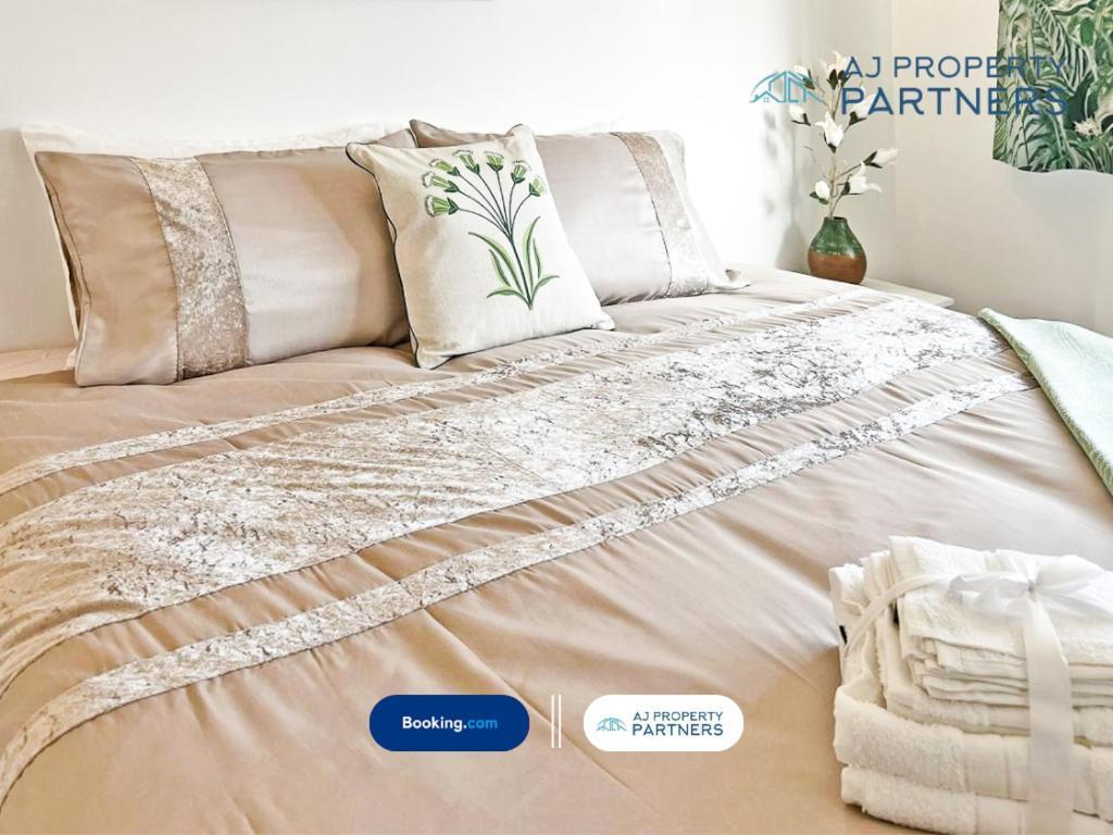 Premium Deal L Hill View Home L Last-Minute Offer L Cheltenham L Aj Properties L Perfect For Short Or Long Stays L 4Beds 4Bedrooms Eksteriør billede
