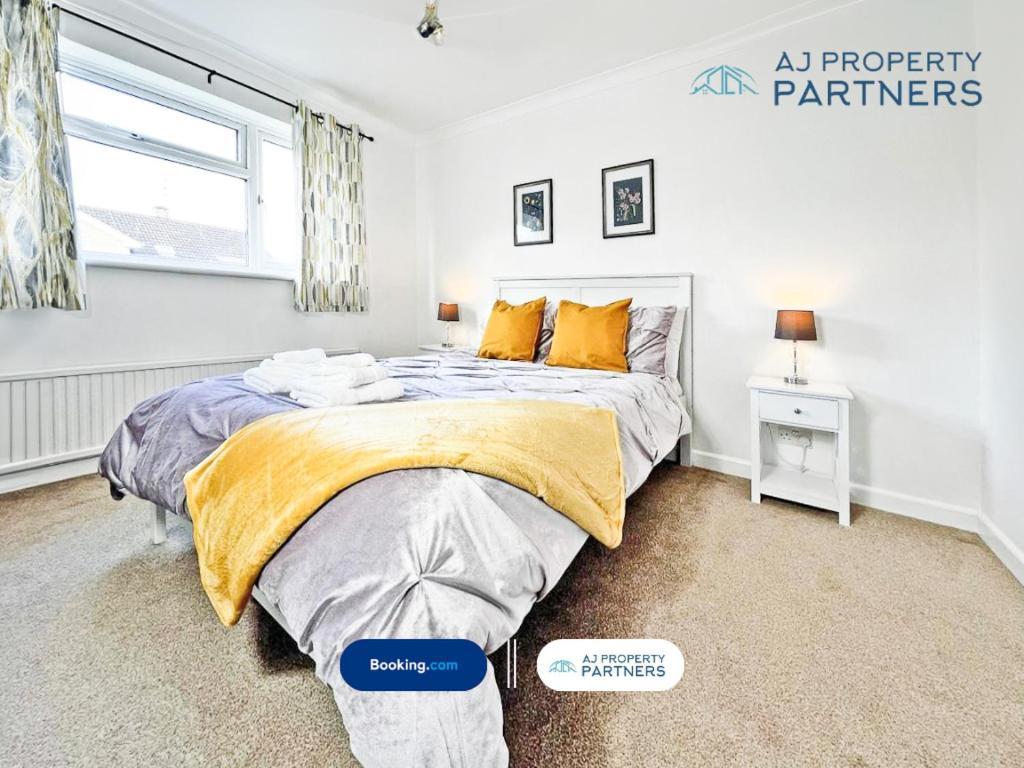Premium Deal L Hill View Home L Last-Minute Offer L Cheltenham L Aj Properties L Perfect For Short Or Long Stays L 4Beds 4Bedrooms Eksteriør billede